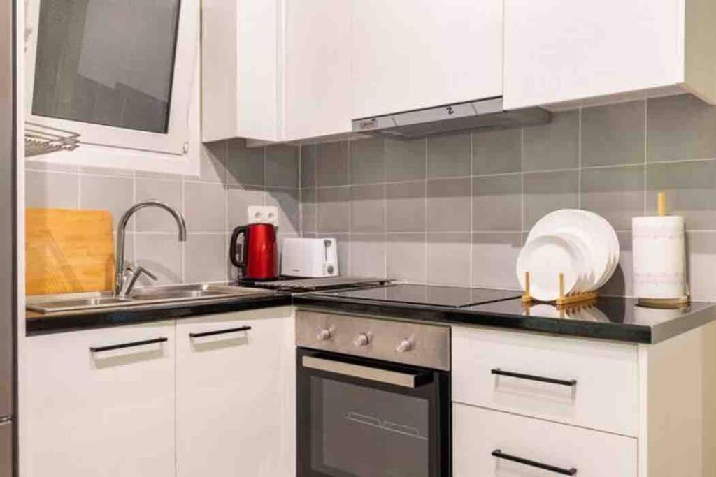 Edem Beach Front Athens Ngoại thất bức ảnh